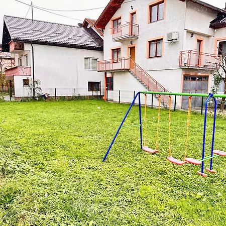 Max * سراييفو